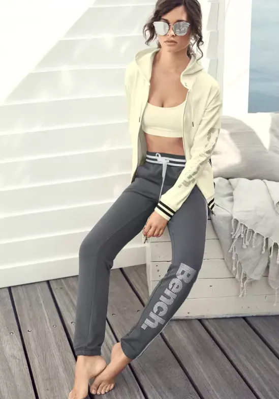 Kapuzensweatjacke