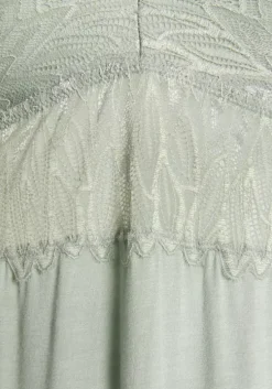 Neglige