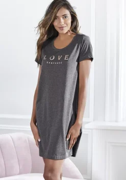 Sleepshirt