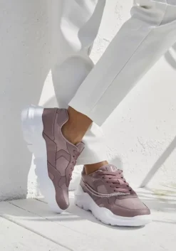 Sneaker