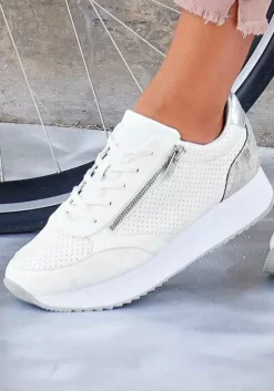 Sneaker