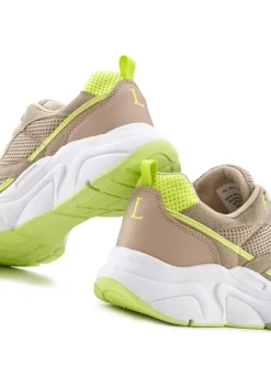 Sneaker