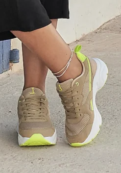 Sneaker