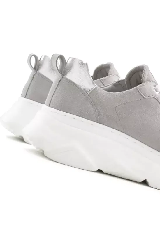 Sneaker