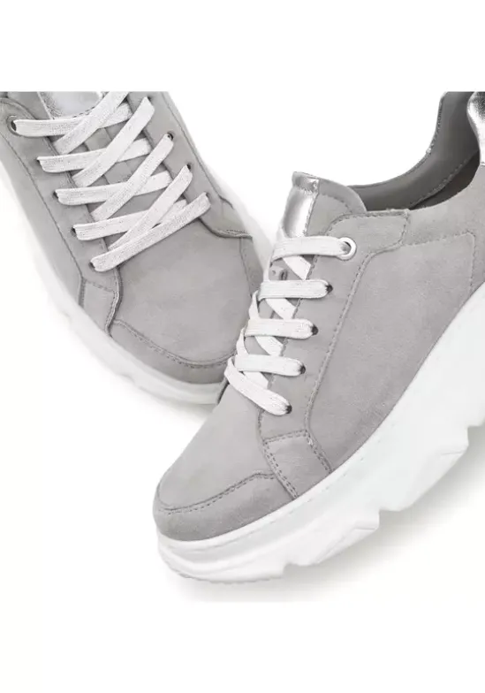 Sneaker