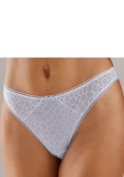 String"Chiara"