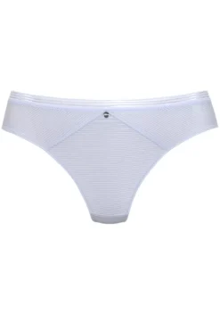 String"Zoe"